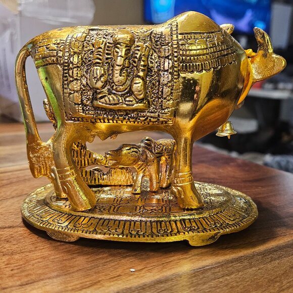 Brass Kamdhenu Cow with Calf Statute - Picture 2 of 6